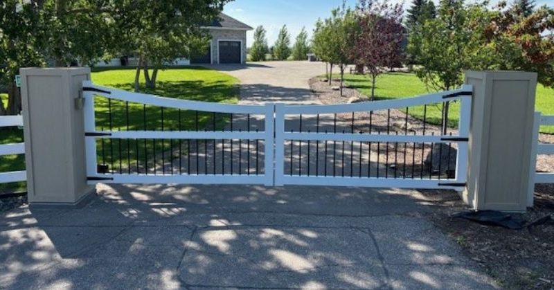 Custom Gates | Calgary Alberta Automatic Gates | Command Gate