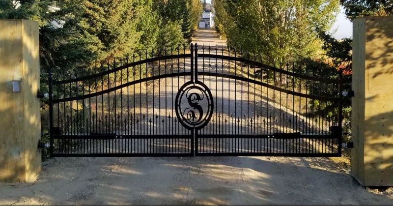 Custom Gates | Calgary Alberta Automatic Gates | Command Gate