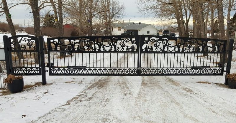 Custom Gates | Calgary Alberta Automatic Gates | Command Gate