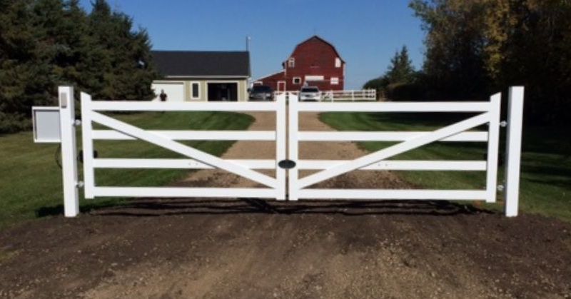 Custom Gates | Calgary Alberta Automatic Gates | Command Gate