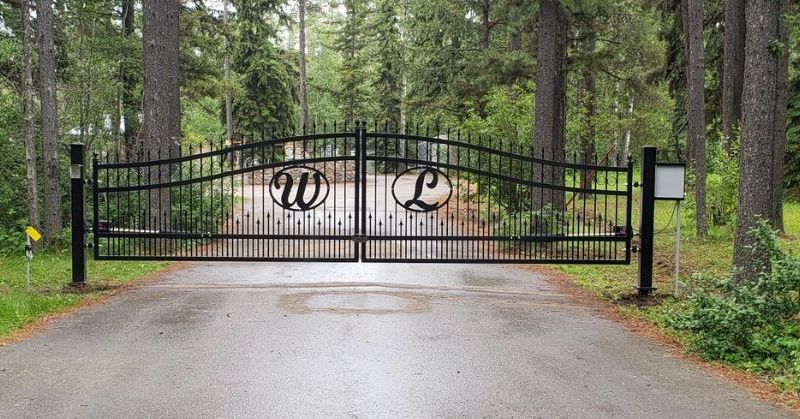 Custom Gates | Calgary Alberta Automatic Gates | Command Gate